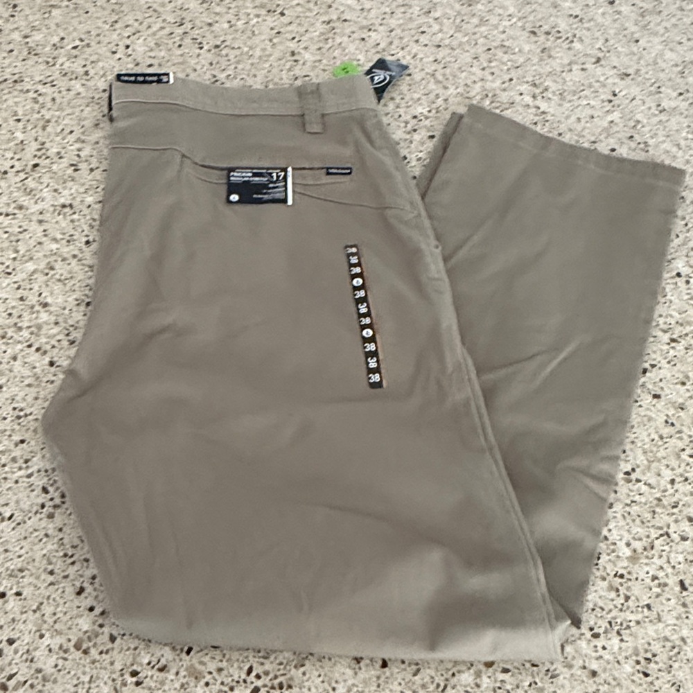 Volcom frickin regular relaxed 17” opening true to this Pants